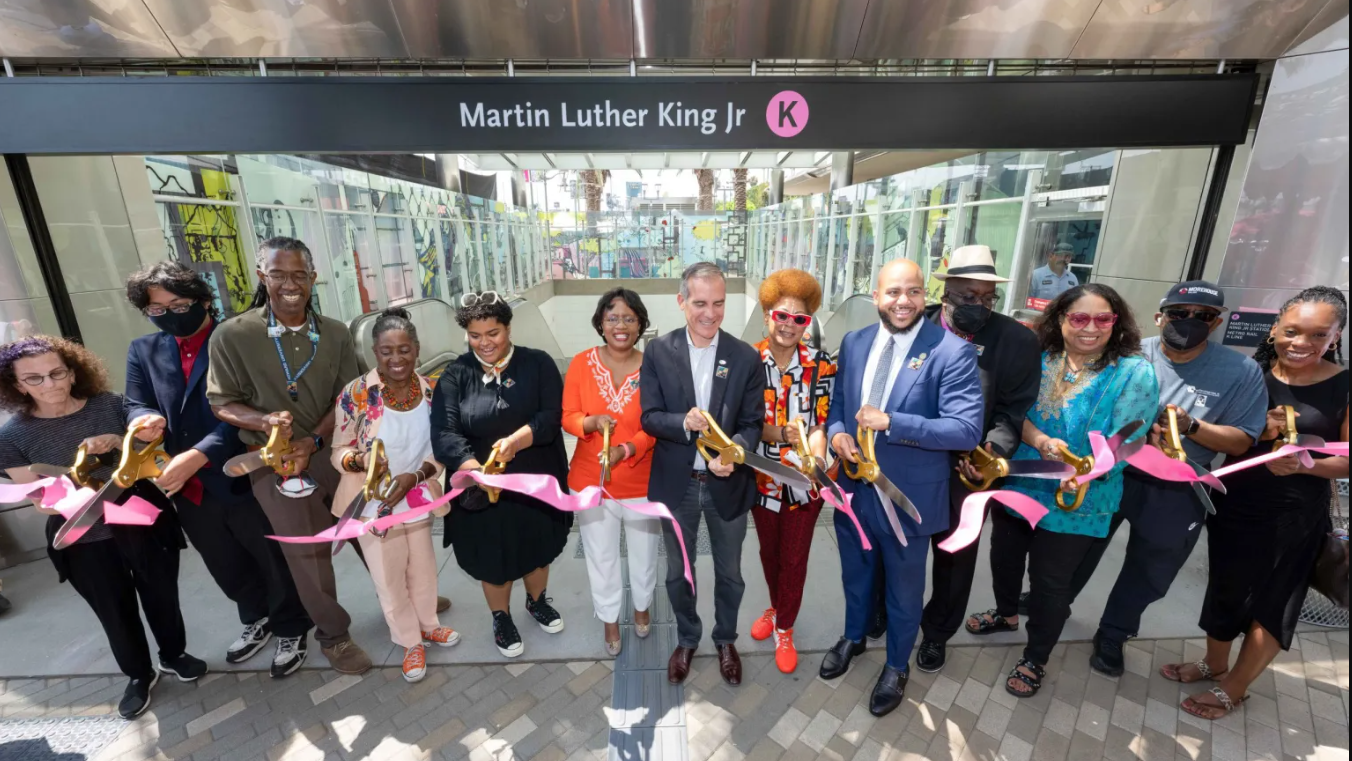 La Metro 62debd3c1332f