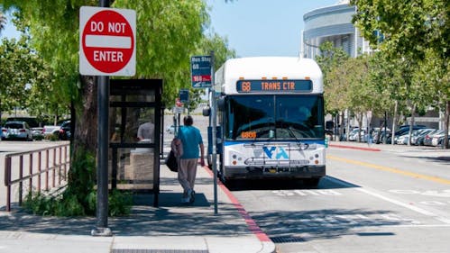 Santa Clara VTA buses get priority at traffic signals on Monterey