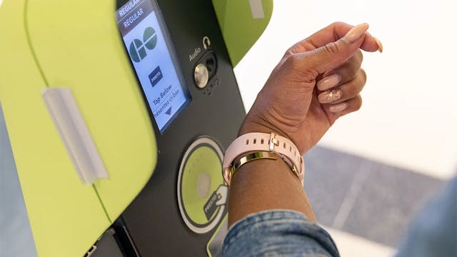 Customers on GO Transit, MiWay, Brampton Transit and Oakville Transit have utilized the tap to pay option using credit cards, smartphones or smartwatches more than 100,000 times since August.
