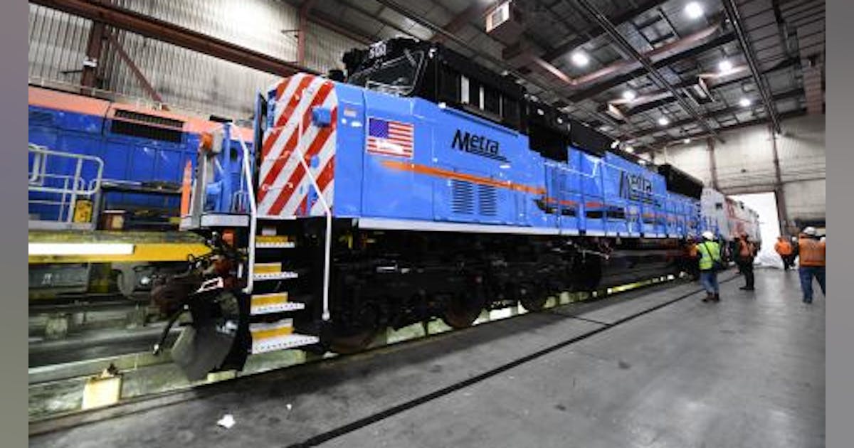 Metra Unveils First Of Its Remanufactured Locomotives Mass Transit metra-unveils-first-of-its-remanufactured-locomotives-mass-transit