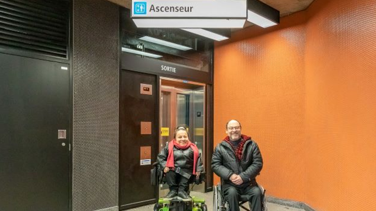 Mme Laurence Parent, borough councillor for the De Lorimier district and vice chair of the STM Board of Directors and M. Sylvain Le May, paratransit users representative on STM's Board of directors at the Jolicoeur station when elevators were commissioned.