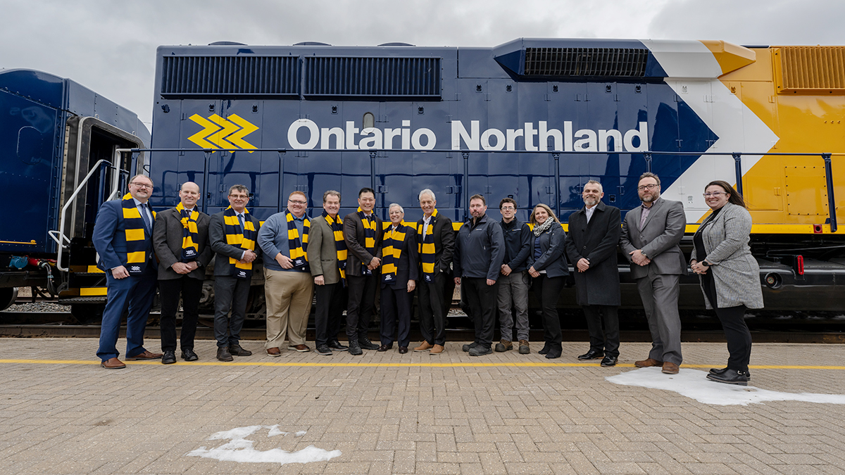 The government of Ontario will invest C$139.5 million to purchase three Siemens Mobility trainsets to serve future passenger rail service between Toronto and Timmins.