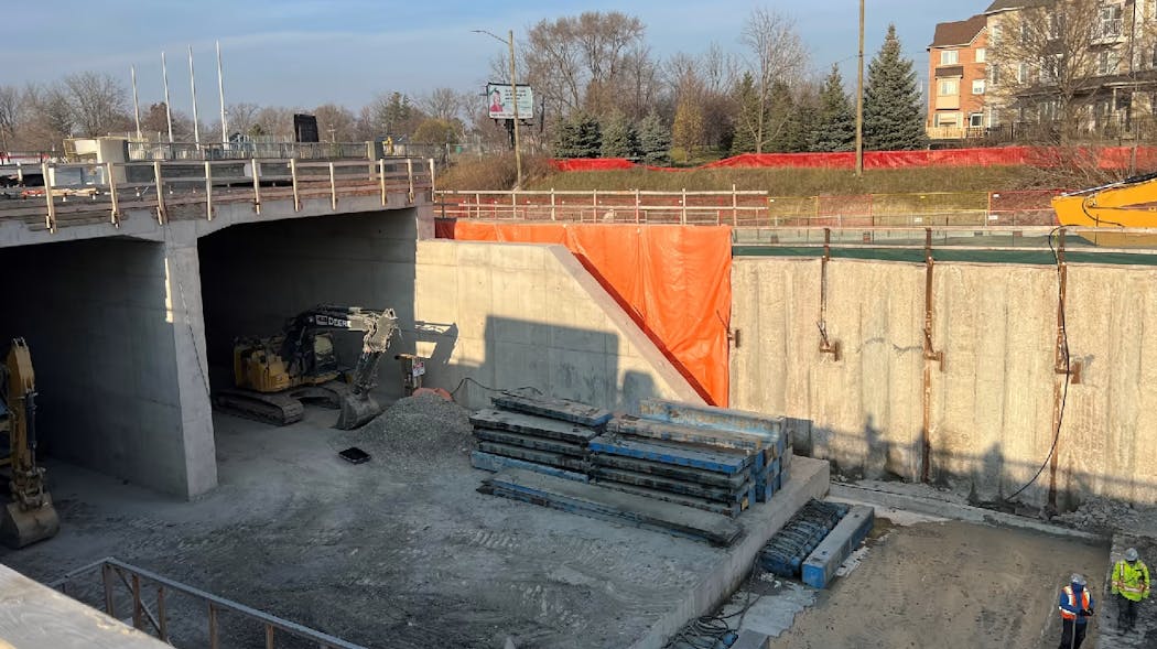 push-box-work-beginning-underneath-lakeshore-west-go-train-tracks-at