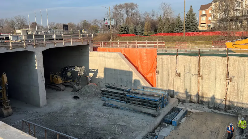 Push Box Work Beginning Underneath Lakeshore West GO Train Tracks At push-box-work-beginning-underneath-lakeshore-west-go-train-tracks-at