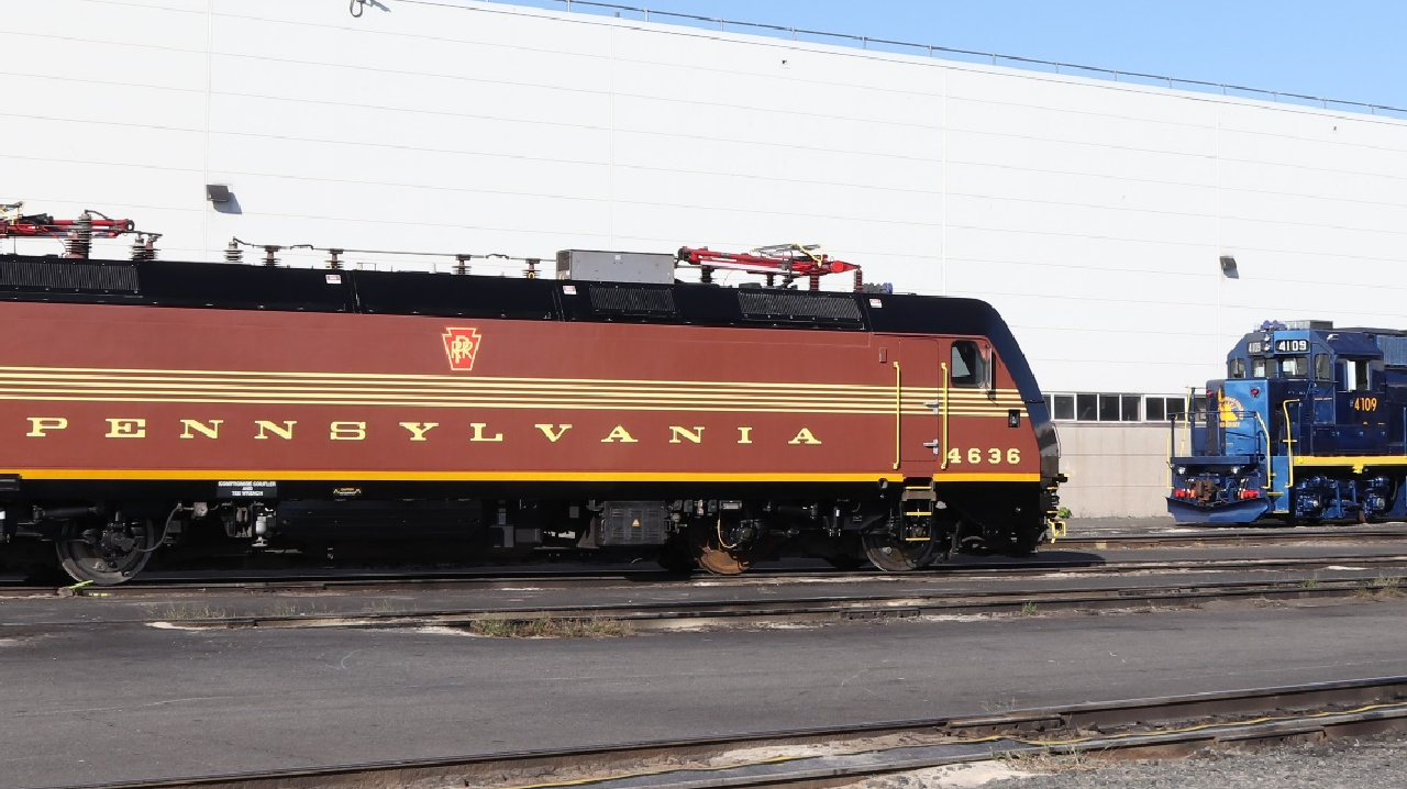 NJ Transit's ALP46A 4636 train wears a Pennsylvania Railroad-inspired scheme to celebrate the agency's 40-year anniversary.