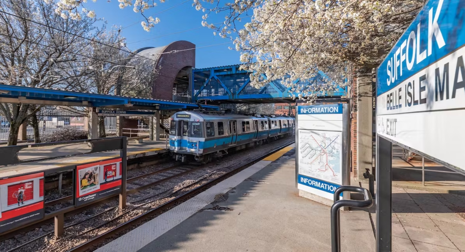MBTA Twitter Blue Line T