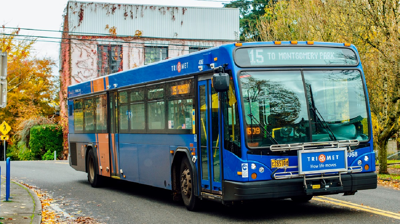 TriMet Line 15 bus.