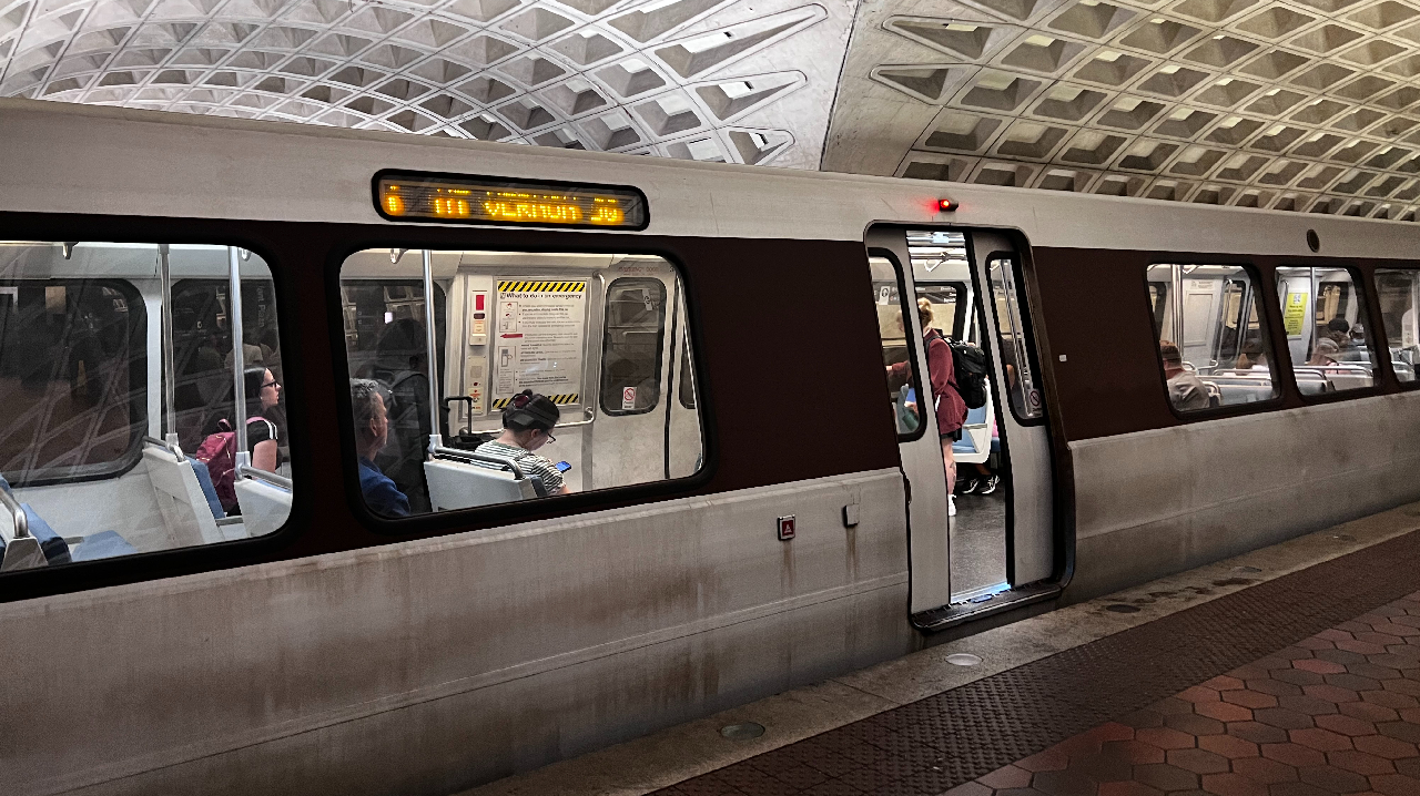 WMATA Yellow Line trains.