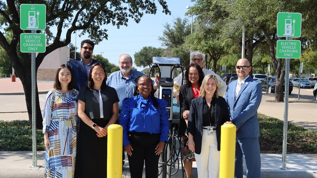 In collaboration with NCTCOG, DART has installed EV charging stations at the Glenn Heights Park & Ride and Illinois Station locations.