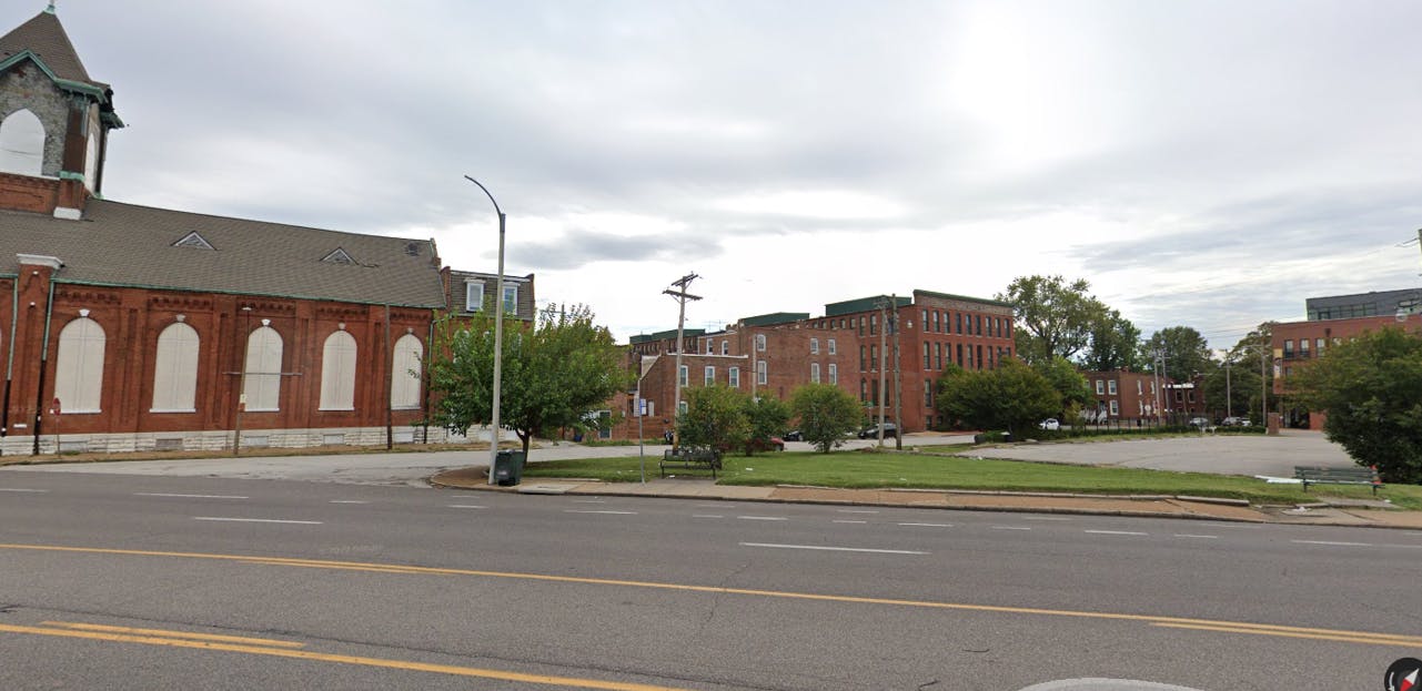 The 13th St. and Gravois Avenue stop before the Transit Stop Transformation Project.