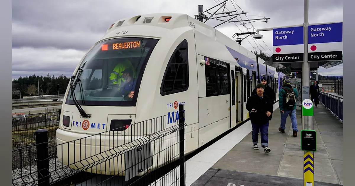 Trimet Bus Ride TriMet reopens expanded Gateway Transit Center | Mass Transit