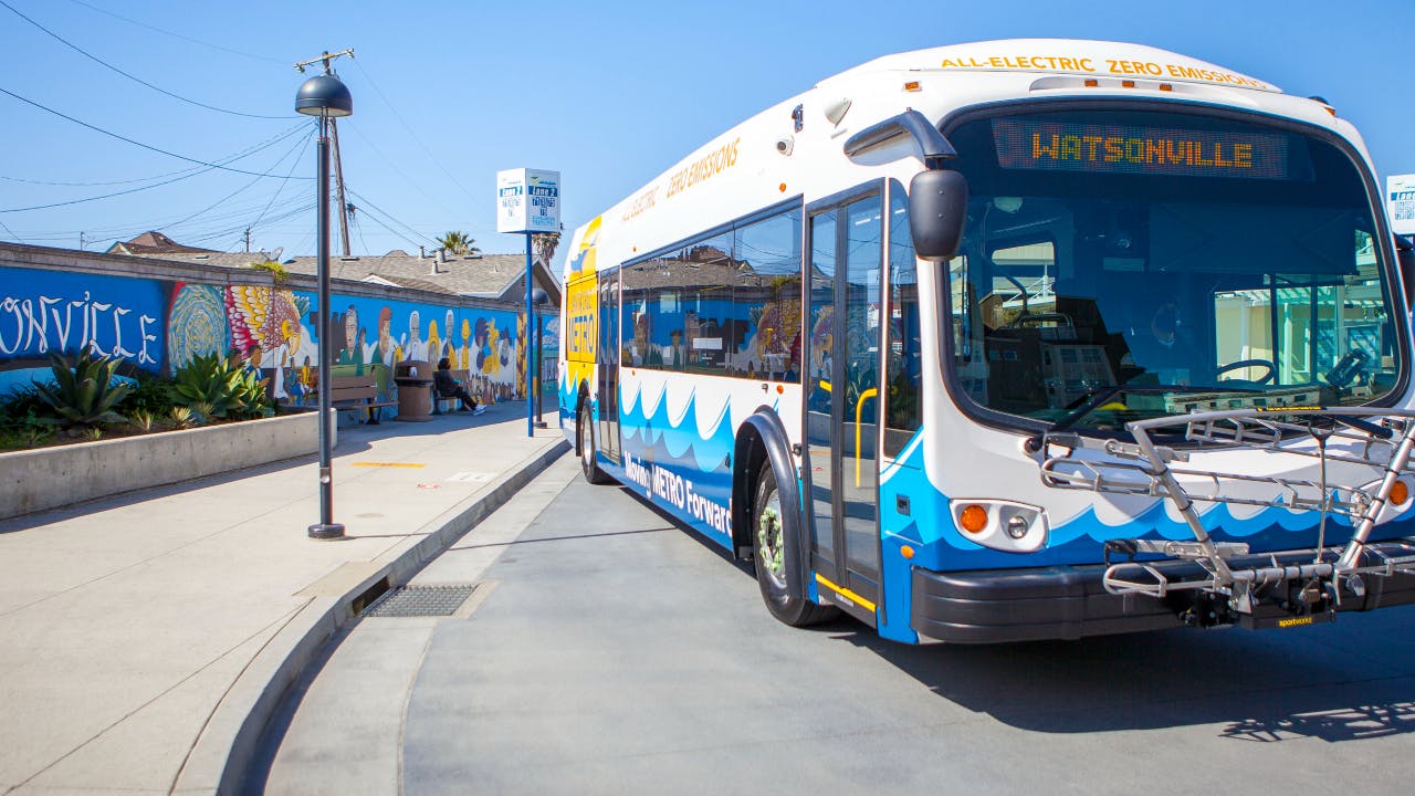 Santa Cruz Metro bus.