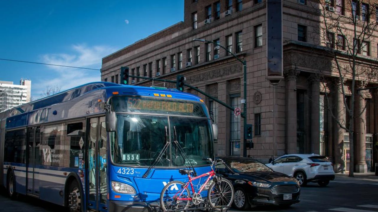 Santa Clara VTA bus.