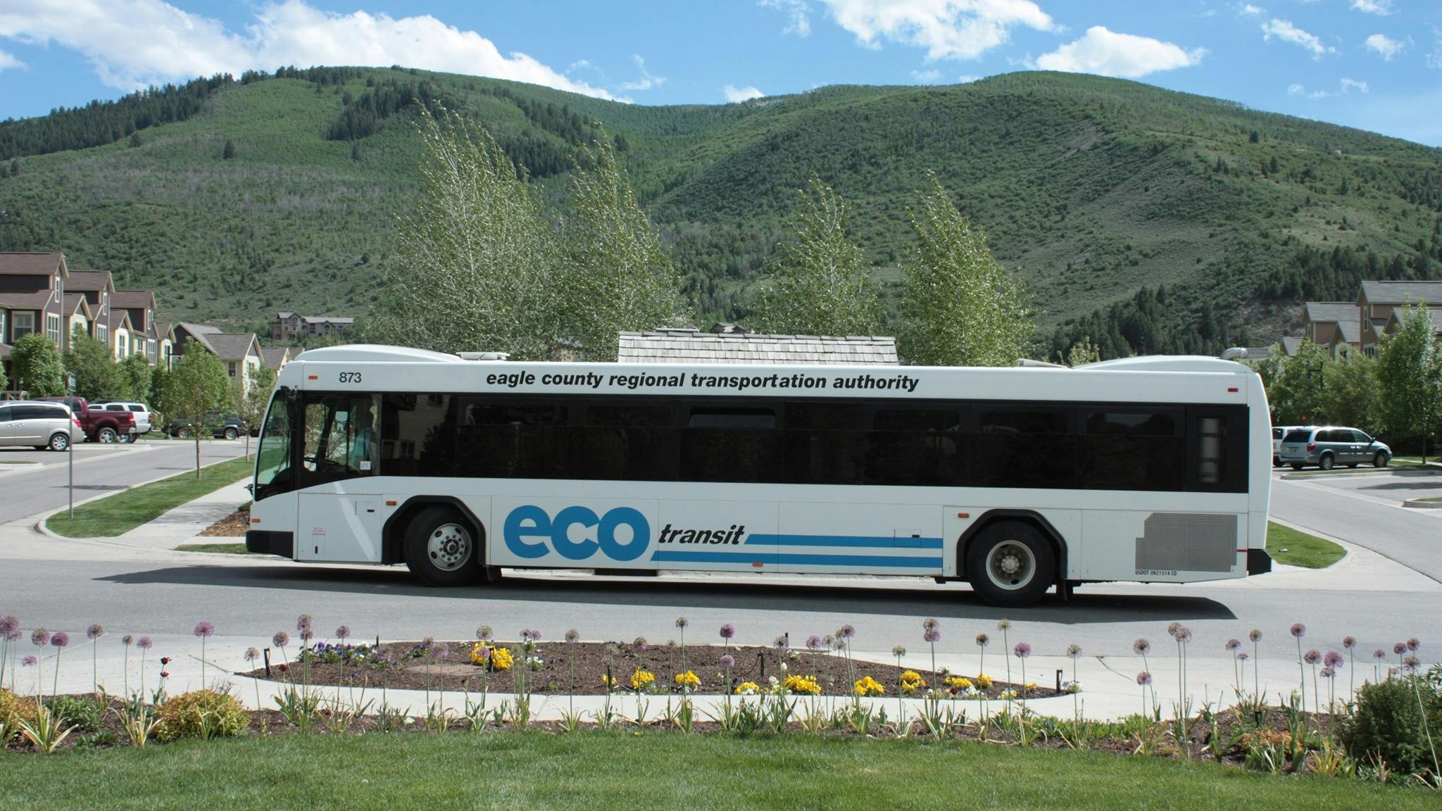 Core Transit to lease three hybrid buses from CCW.