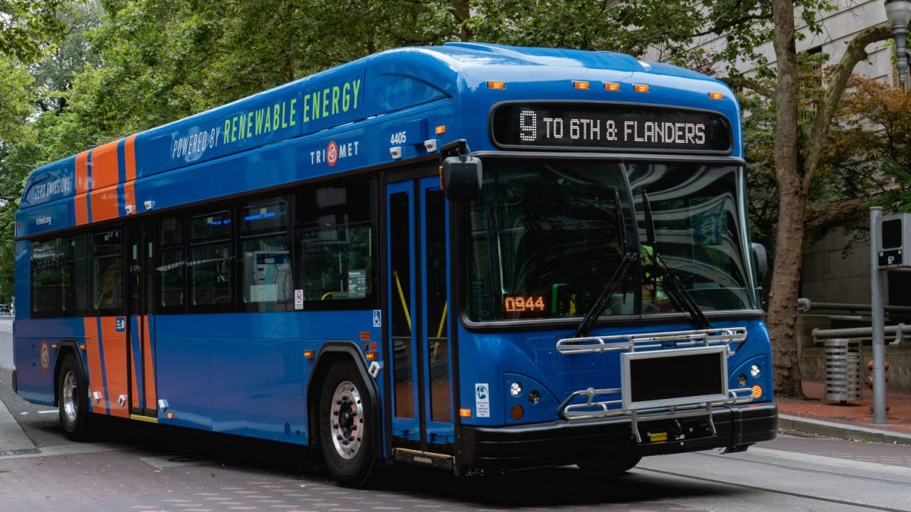 TriMet&rsquo;s BEBs begin service throughout Portland, Ore.