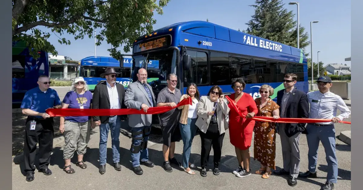Fast Bus Transfer City of Fairfield, Calif.,’s FAST transit service unveils three BEBs ...