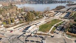 King County Metro opened four new bus stops on April 12 as part of the state of Washington’s SR 520 Montlake Lid project. King County Metro opened four new bus stops on April 12 as part of the state of Washington’s SR 520 Montlake Lid project.