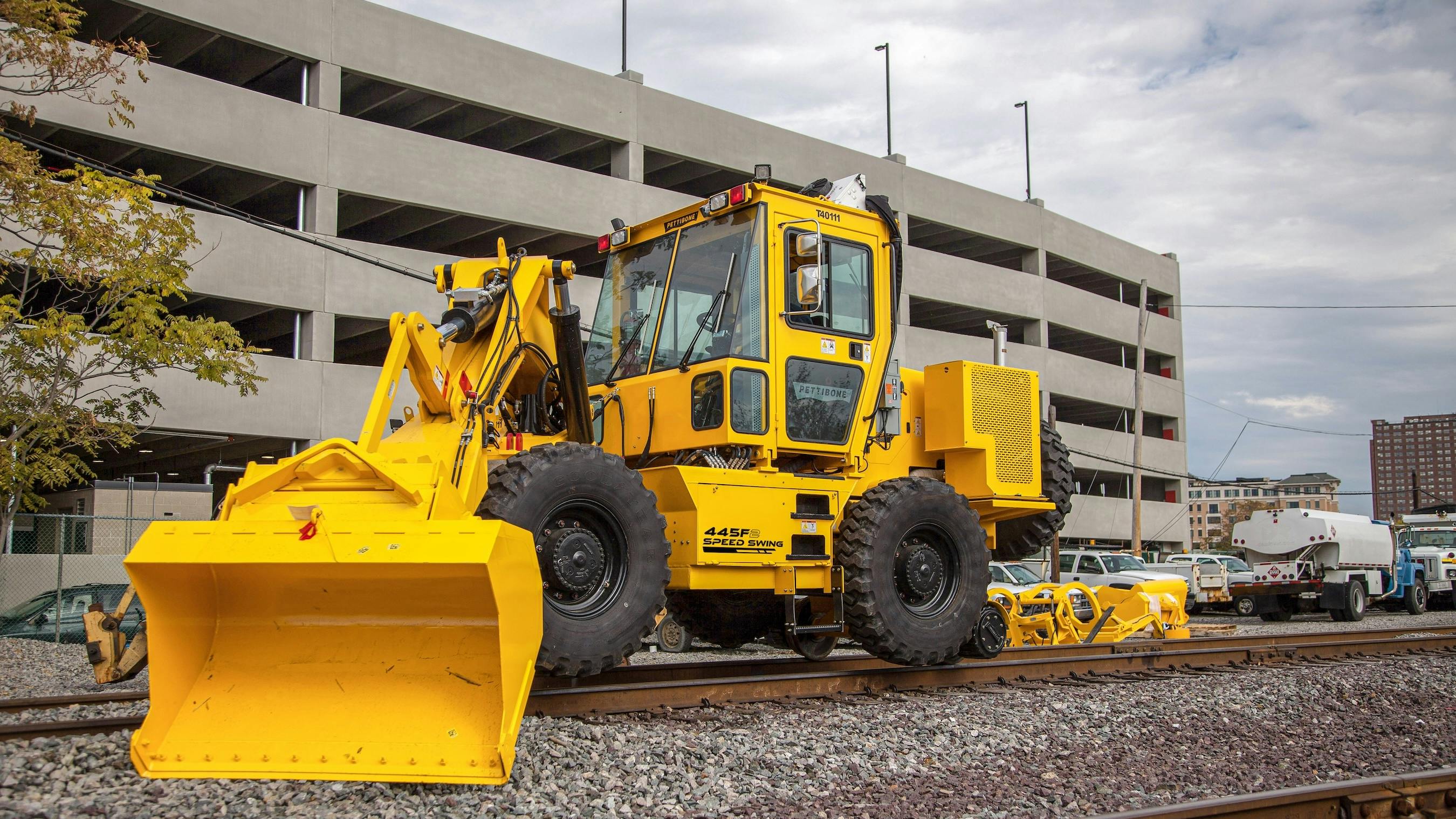 The 445F2 offers a 49-gallon fuel tank, a front load capacity of 10,000 pounds and maximum side load capacity of 8,000 pounds.