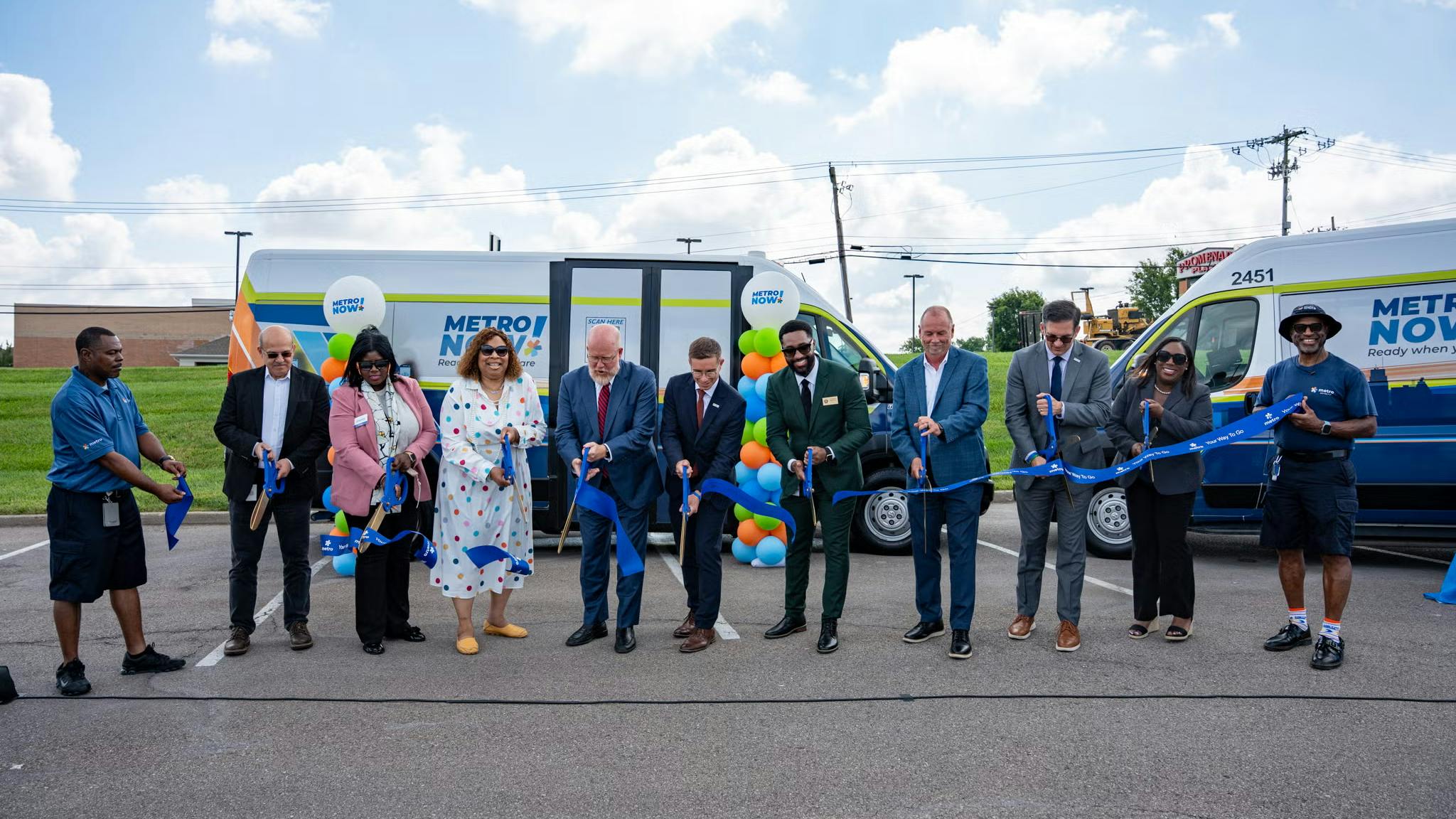 Cincinnati Metro officials celebrate the expansion of Metronow!