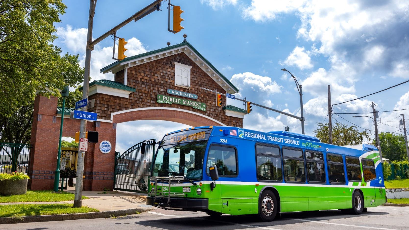 A Rochester RTS bus.