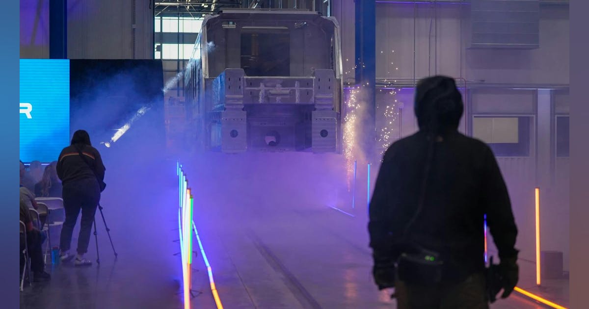 Stadler opens its new Salt Lake City welding facility
