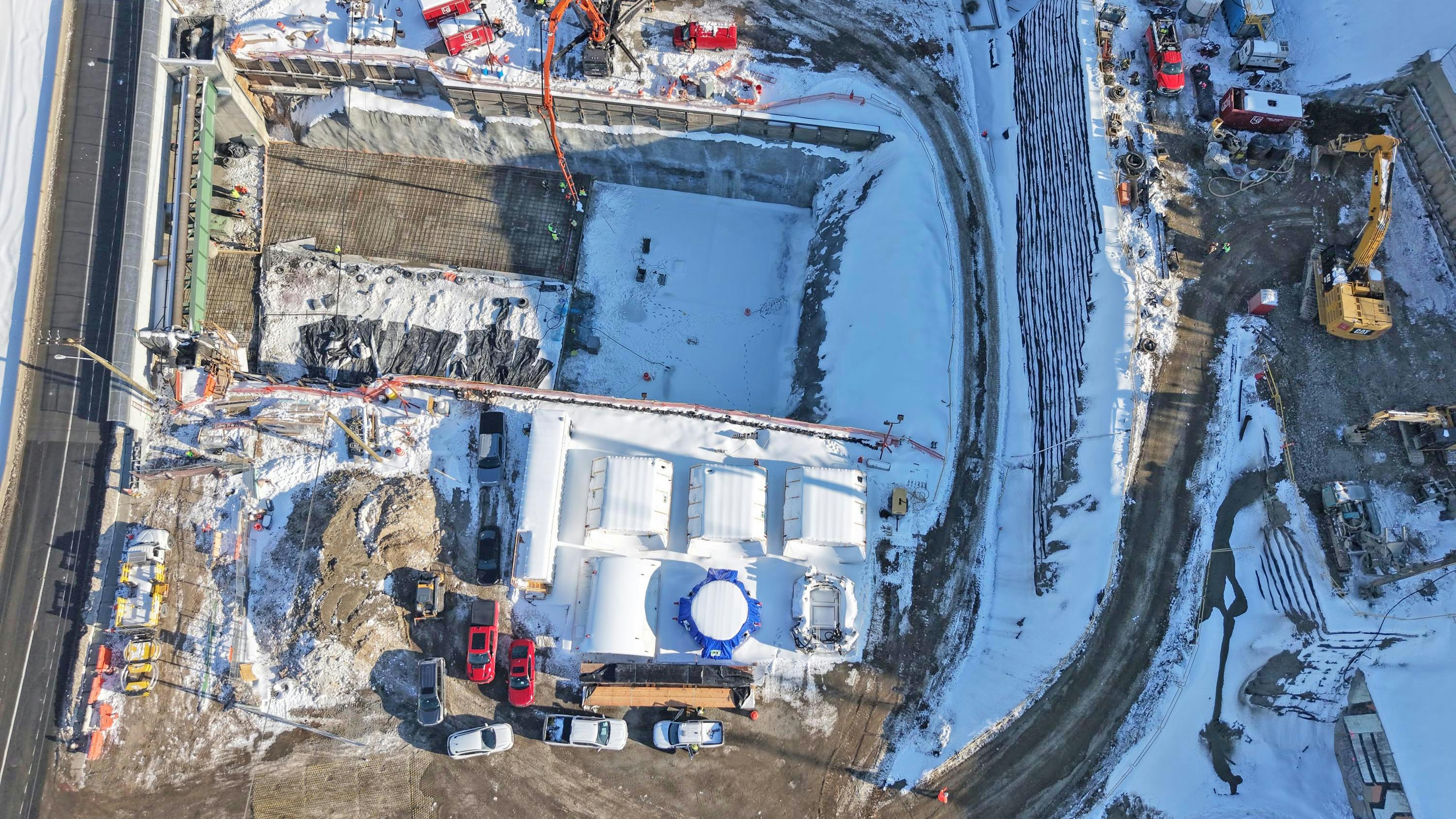 In January 2026, components of the first tunnel boring machine for the Hudson Tunnel Project was staged for assembly next to the portal launch box.