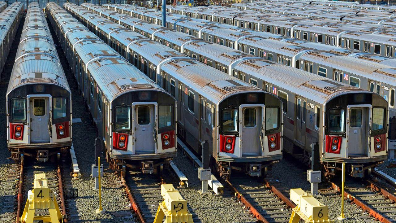 6886186174142212___primaryrailyardimagesmartyard20