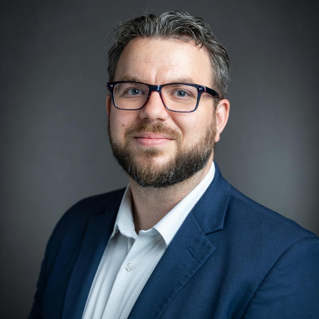 andrew burke headshot