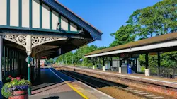 ungated UK rail station platform