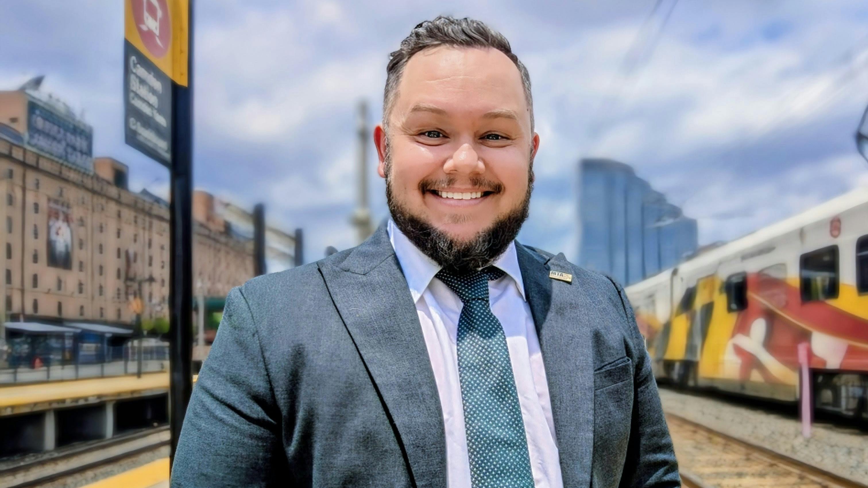 Alexander Houck headshot