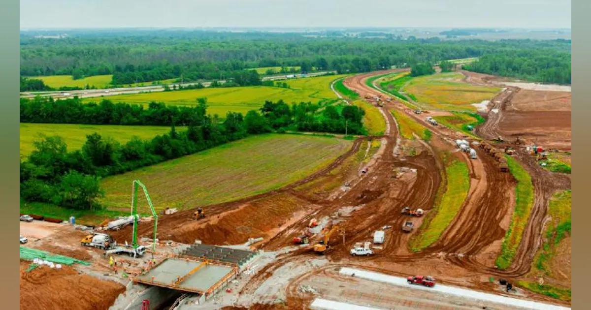 Extention Region MetroLink completes 5.2-mile extension to MidAmerica St. Louis Airport ...
